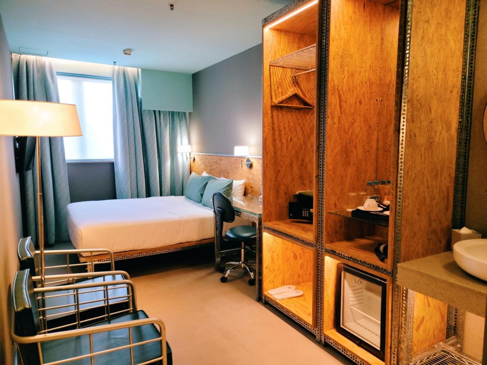 Ind Hotel Хонконг Екстериор снимка