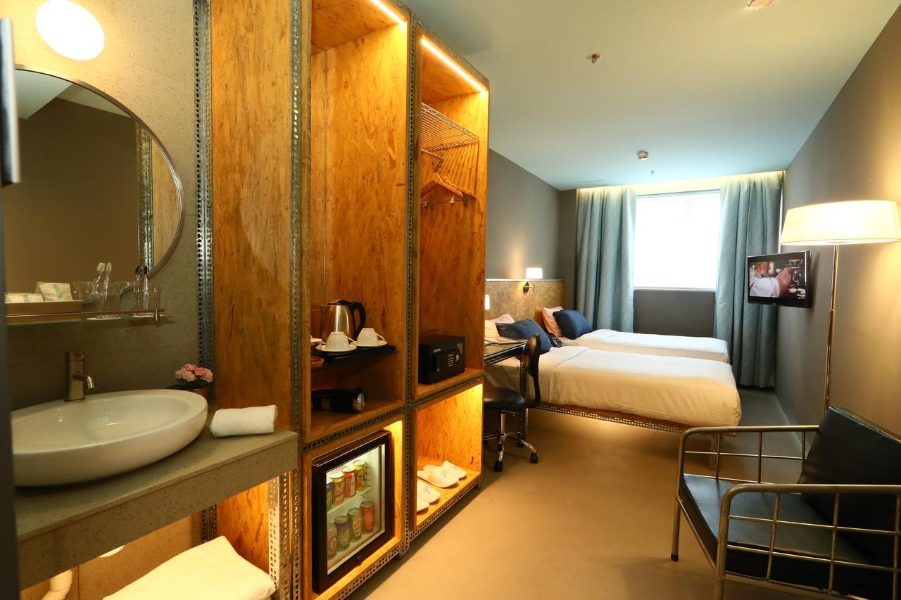 Ind Hotel Хонконг Екстериор снимка