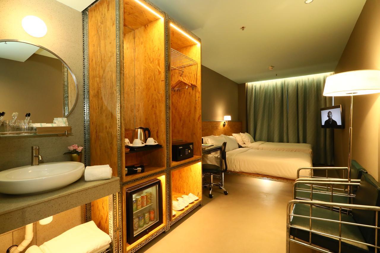 Ind Hotel Хонконг Екстериор снимка