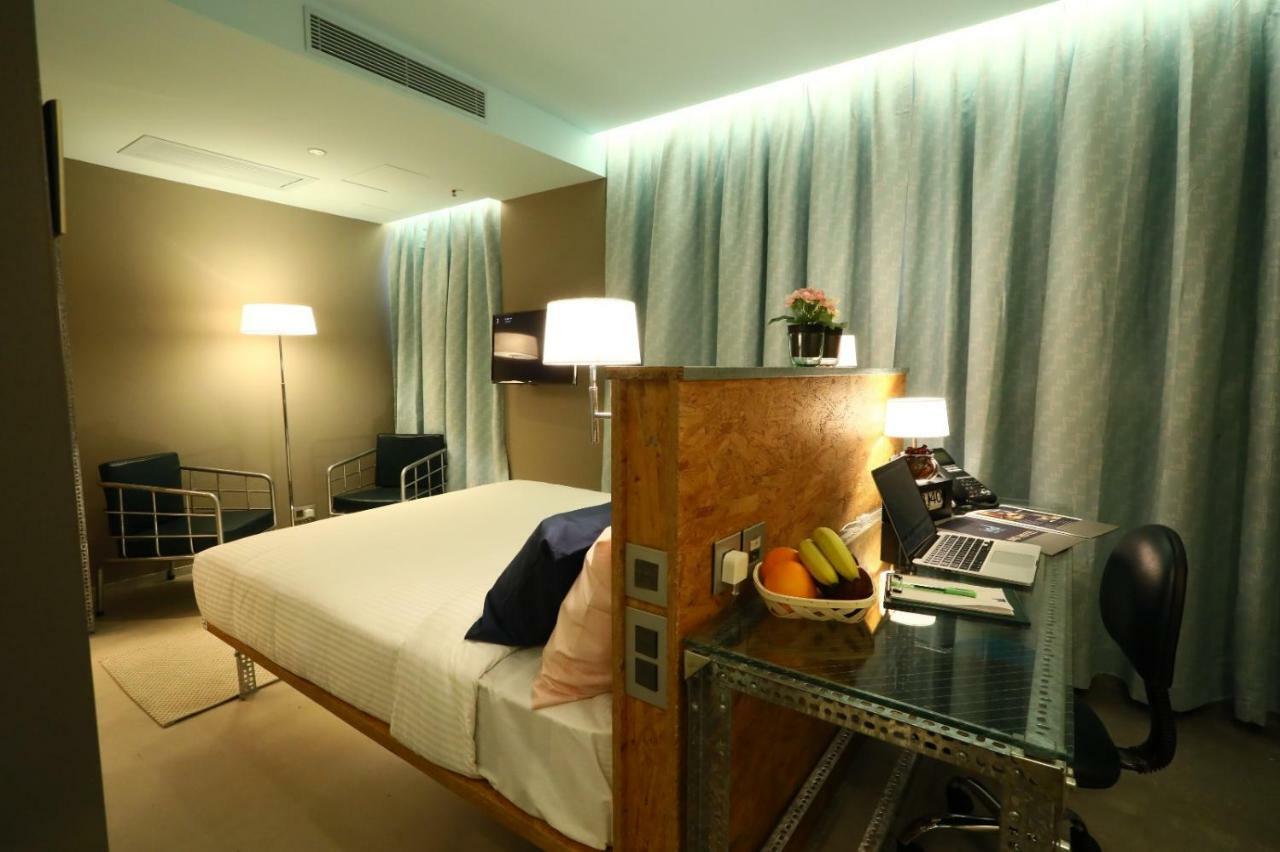 Ind Hotel Хонконг Екстериор снимка